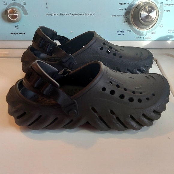 CROCS Men's Size 11 Or Woman's Size 9 Eco Clog Black - Picture 5 of 8